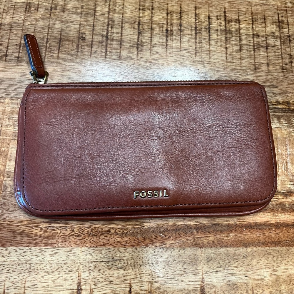 Women’s Fossil Leather Wallet
